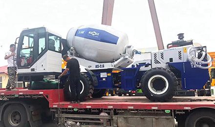 Самоходный бетоносмеситель в России был отправлен